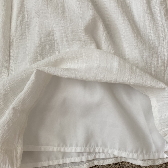 Express Ruffle Sleeve Romper - Picture 5 of 9